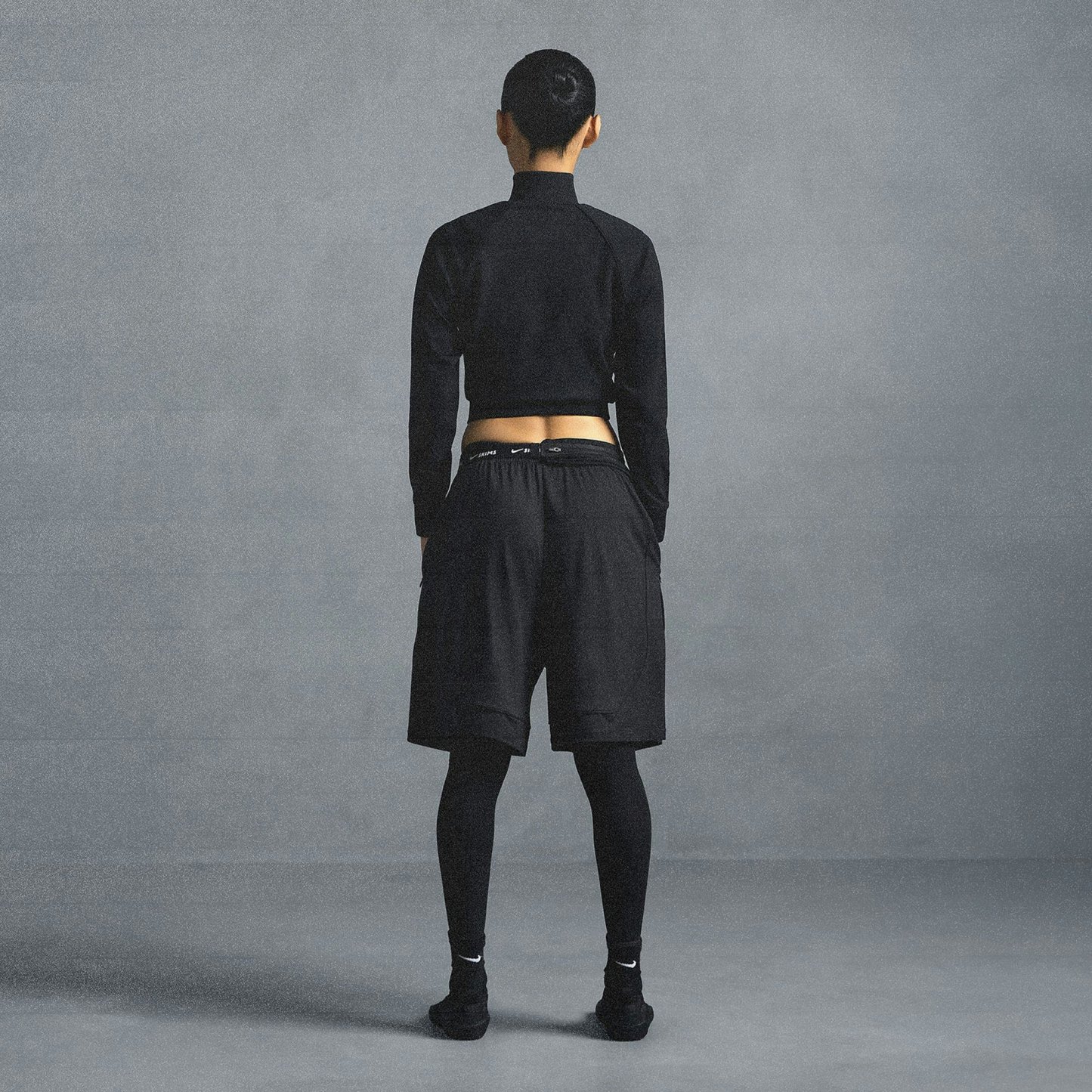 NikeSKIMS AIRY RELAXED SHORT - OBSIDIAN - image 5