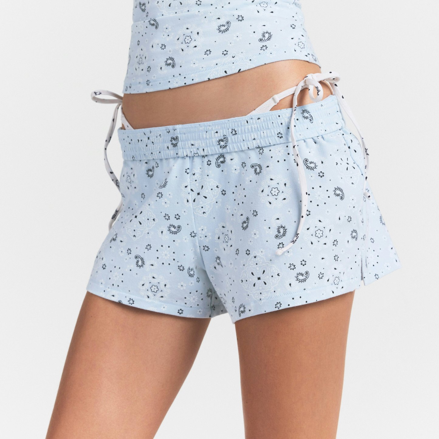COTTON JERSEY LOOSE SHORT - POWDER BLUE BANDANA - image 32