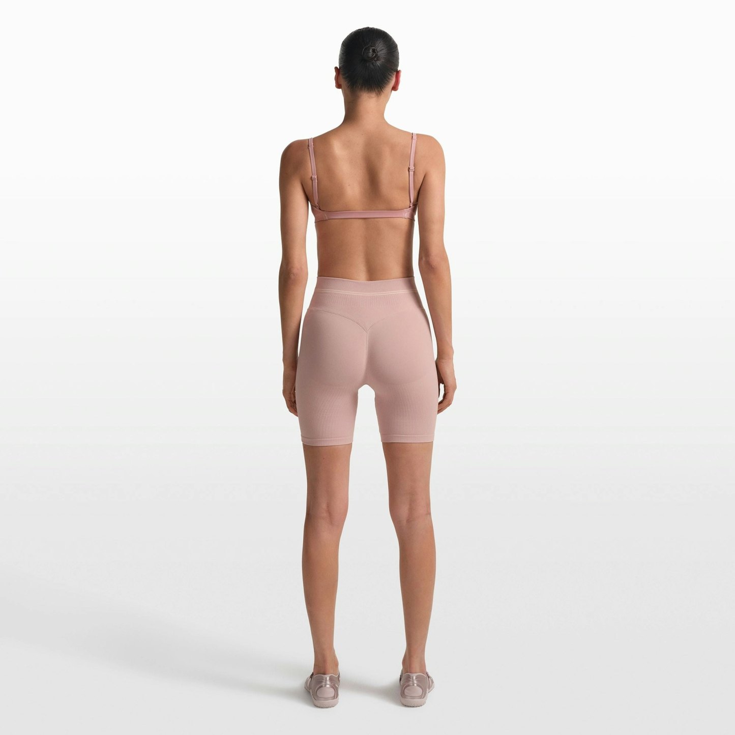 NikeSKIMS RIBBED SEAMLESS 5" BIKER SHORT - HIMALAYAN - image 19