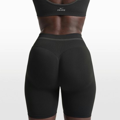 NikeSKIMS RIBBED SEAMLESS 5" BIKER SHORT - OBSIDIAN - image 3