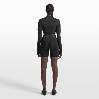 NikeSKIMS RIBBED SEAMLESS 5" BIKER SHORT - OBSIDIAN - image 4