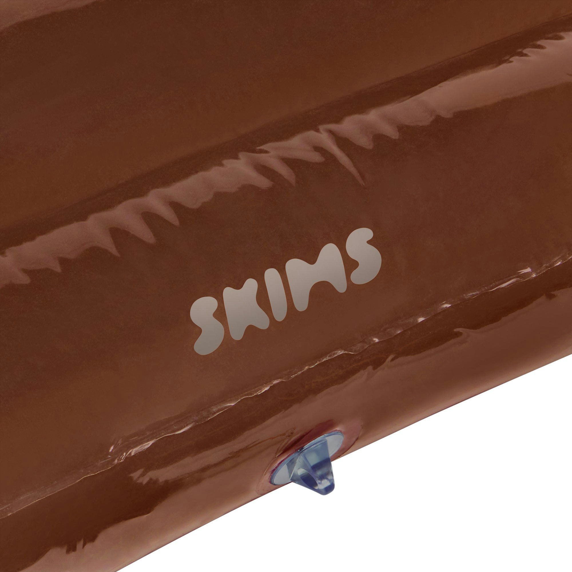 FUNBOY X SKIMS BODY LOUNGER POOL FLOAT - COCOA