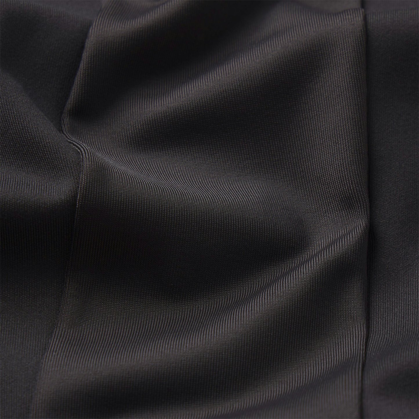 NikeSKIMS MATTE SHINE MIX 2" SHORT - OBSIDIAN AND IGNEOUS - image 4