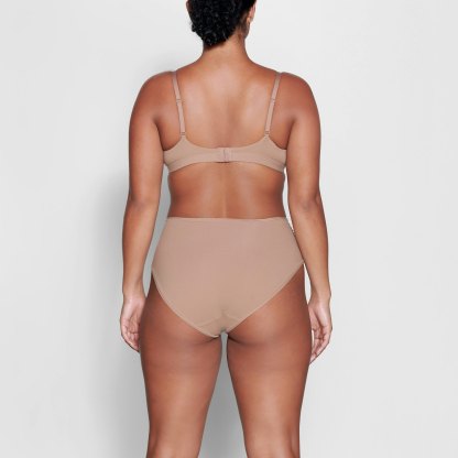 FITS EVERYBODY FULL BRIEF - SIENNA