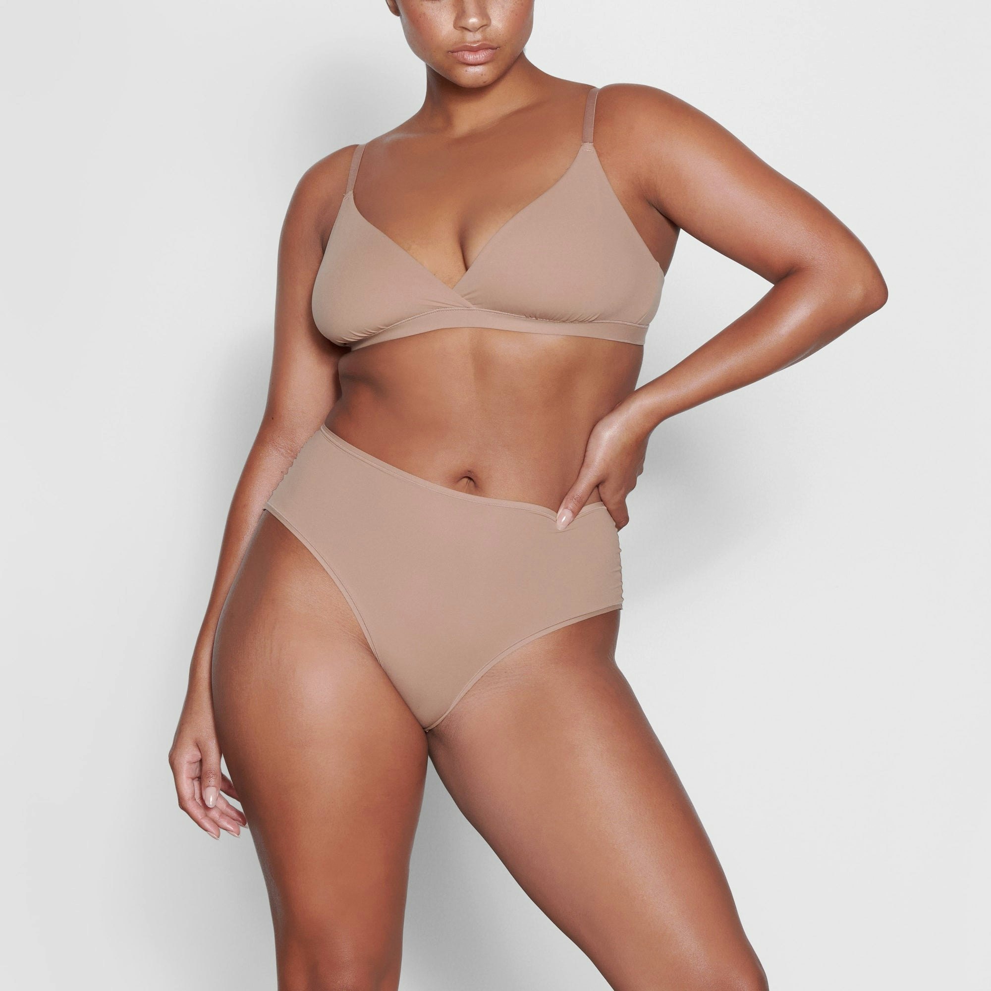 FITS EVERYBODY FULL BRIEF - SIENNA