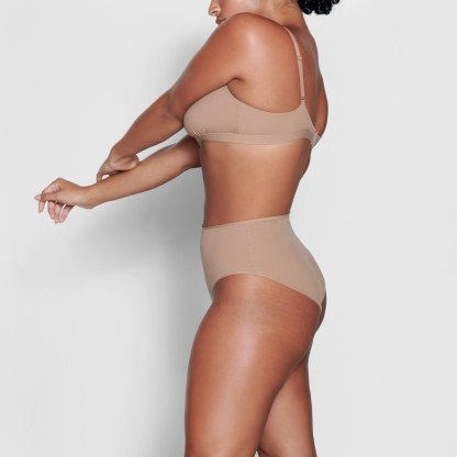 FITS EVERYBODY FULL BRIEF - SIENNA