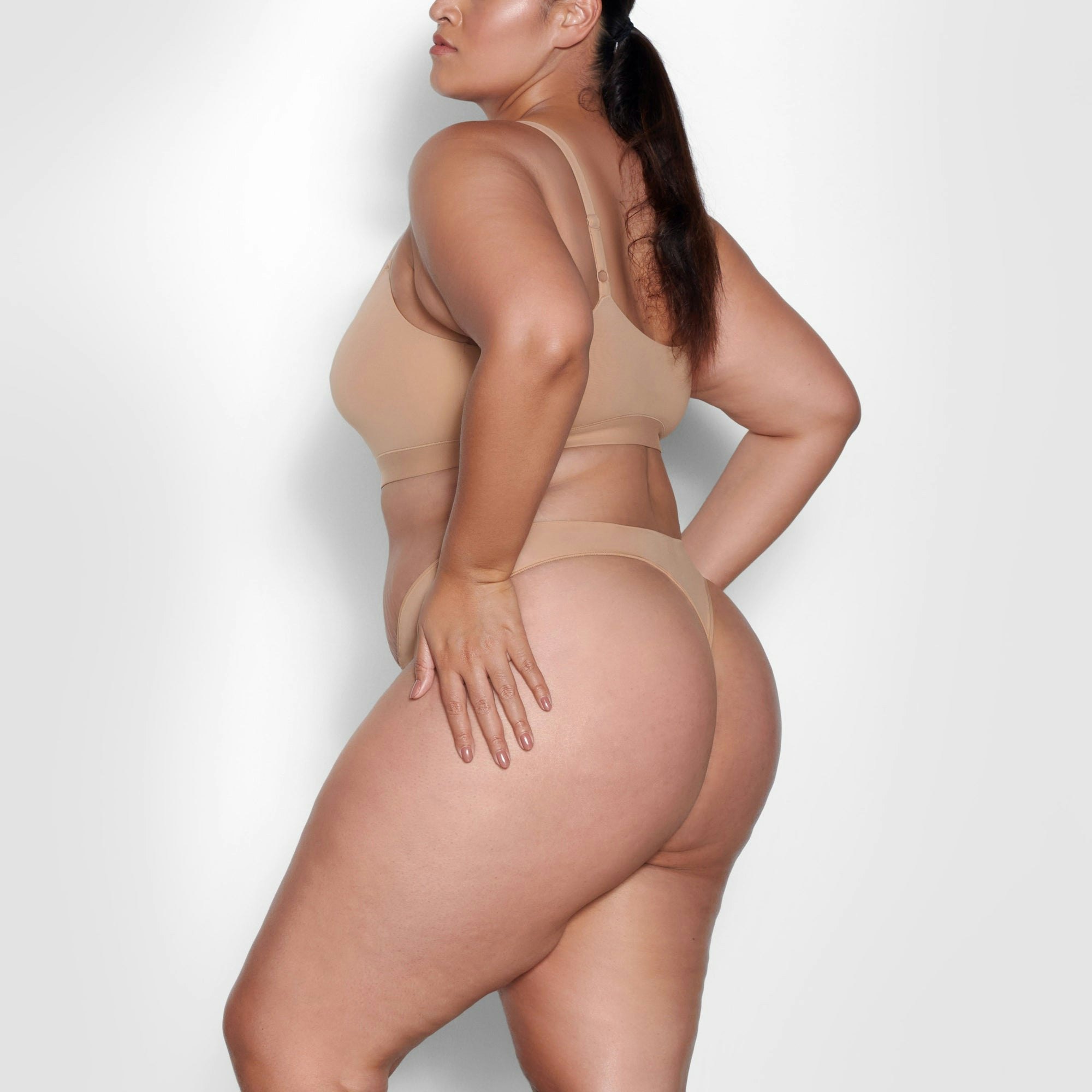 FITS EVERYBODY THONG - OCHRE