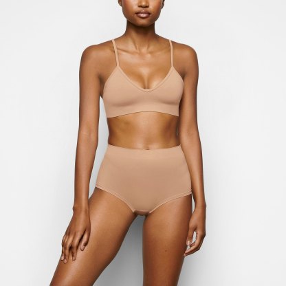 SOFT SMOOTHING SEAMLESS BOY SHORT - OCHRE