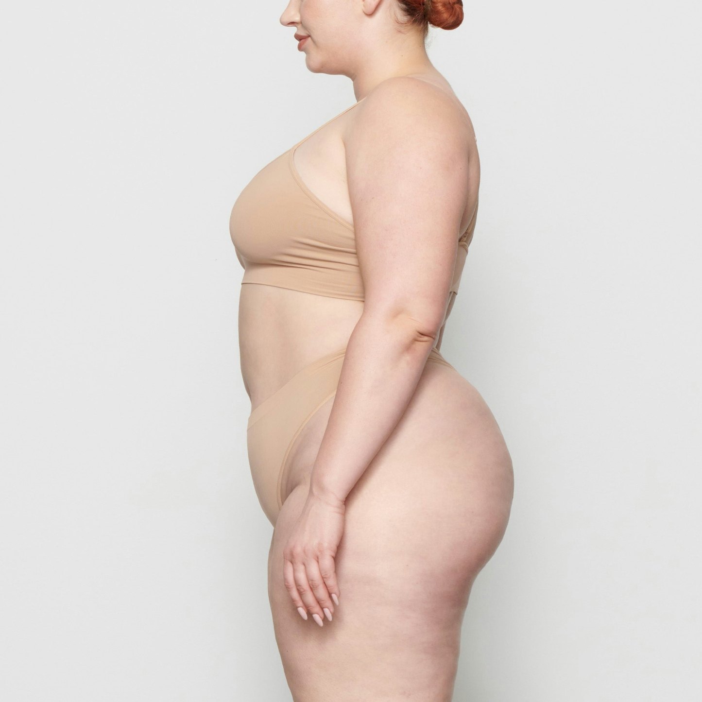 SOFT SMOOTHING SEAMLESS THONG - CLAY