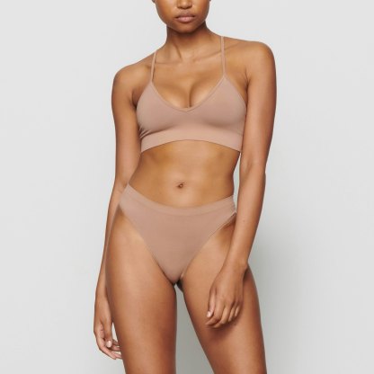 SOFT SMOOTHING SEAMLESS THONG - SIENNA