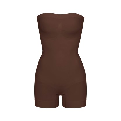 SEAMLESS SCULPT STRAPLESS SHORTIE BODYSUIT - COCOA