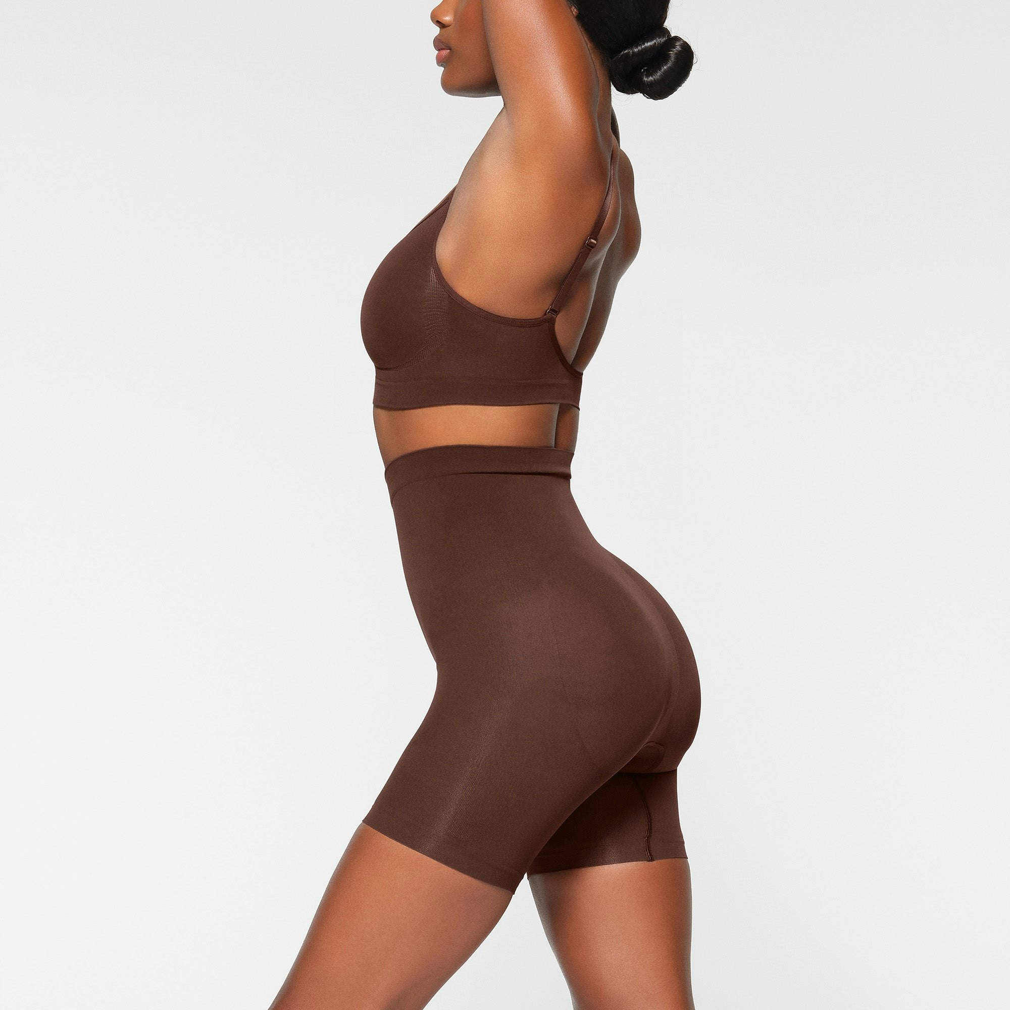 SEAMLESS SCULPT MID THIGH SHORT - COCOA