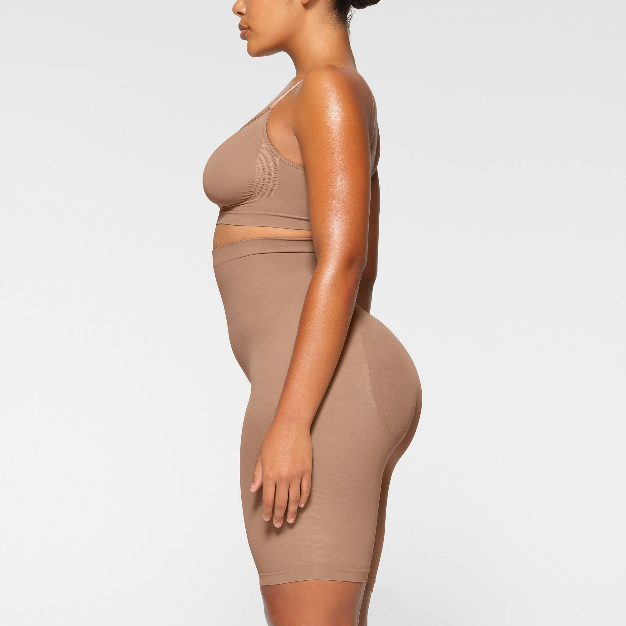 SEAMLESS SCULPT HIGH-WAISTED ABOVE THE KNEE SHORT - SIENNA