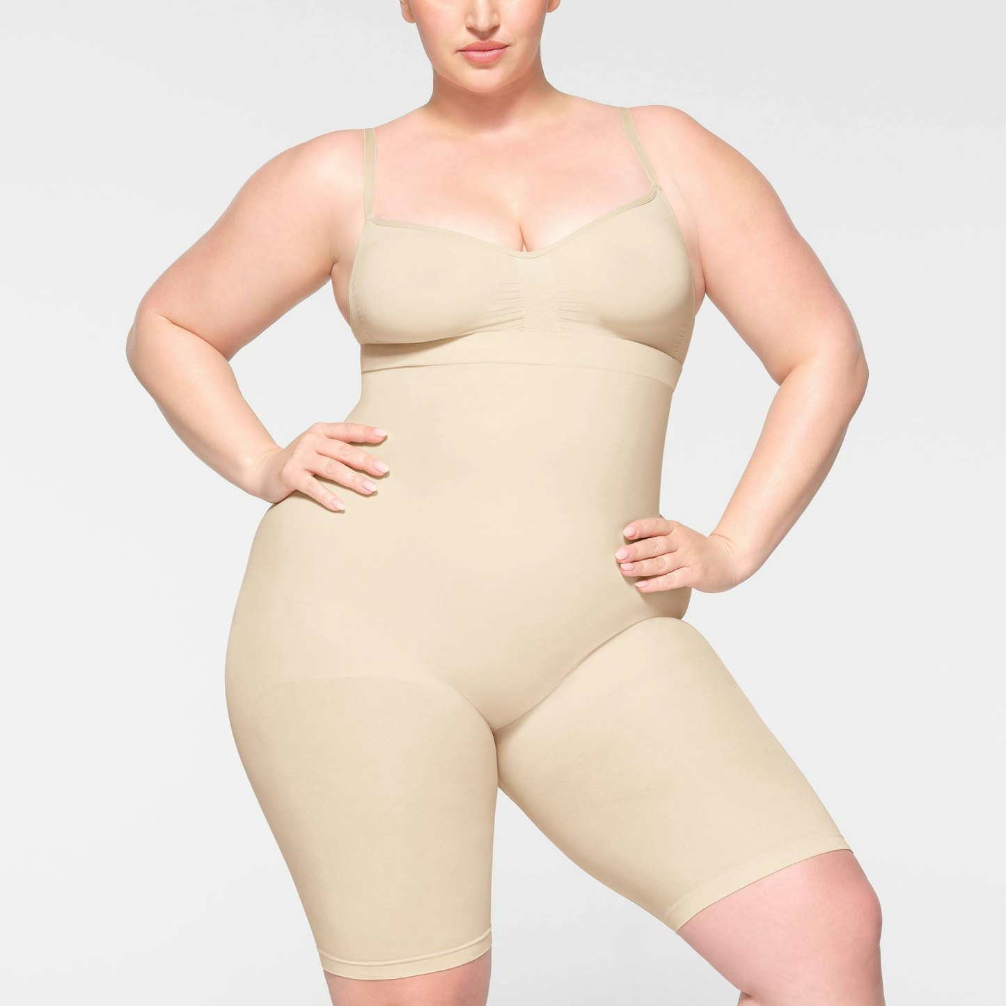 SEAMLESS SCULPT HIGH-WAISTED ABOVE THE KNEE SHORT - SAND