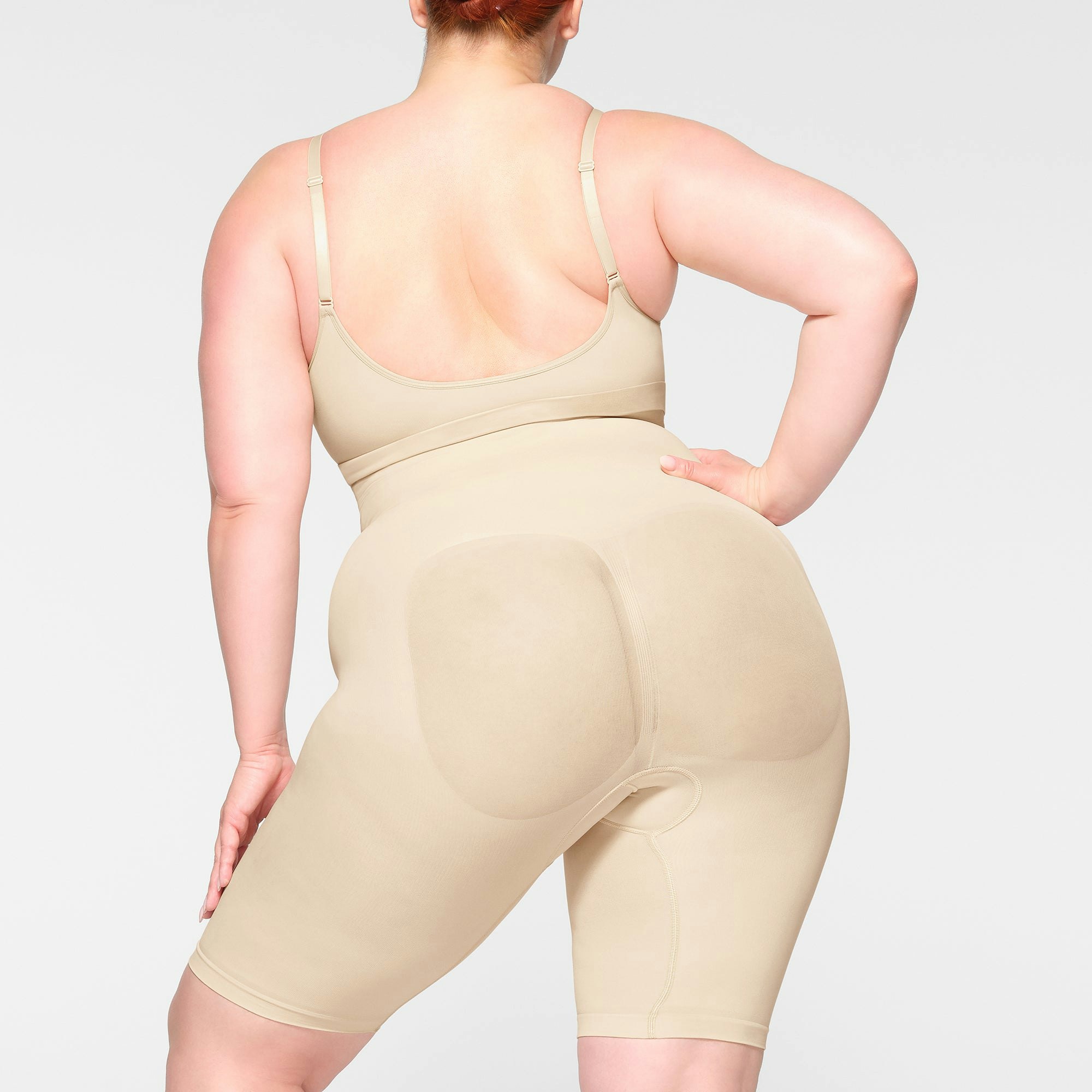 SEAMLESS SCULPT HIGH-WAISTED ABOVE THE KNEE SHORT - SAND