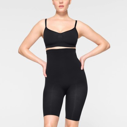 SEAMLESS SCULPT HIGH-WAISTED ABOVE THE KNEE SHORT - ONYX