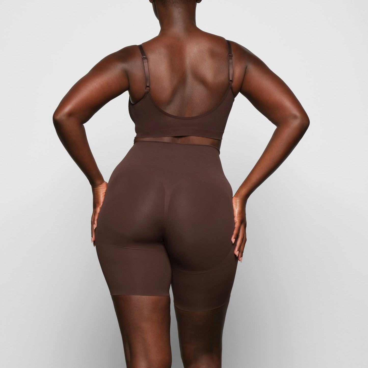 SEAMLESS SCULPT BUTT LIFTING SHORT - COCOA