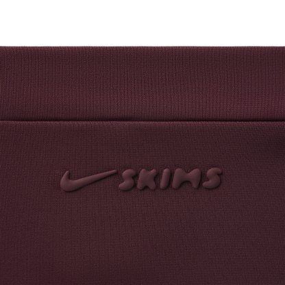 NikeSKIMS SHINE V-NECK TANK - CURRANT - image 25