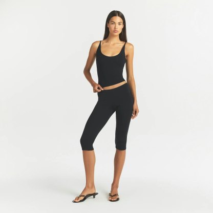 SMOOTH LAYERS SCOOP NECK CAMI - OBSIDIAN