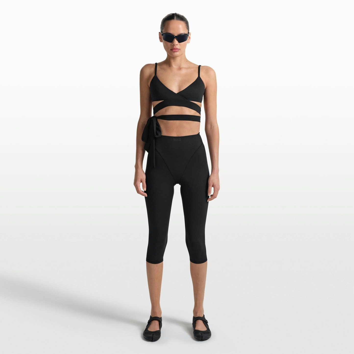 NikeSKIMS MATTE WRAP FRONT BRA - OBSIDIAN