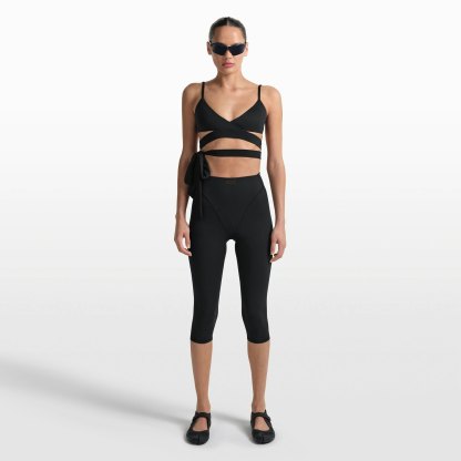 NikeSKIMS MATTE WRAP FRONT BRA - OBSIDIAN