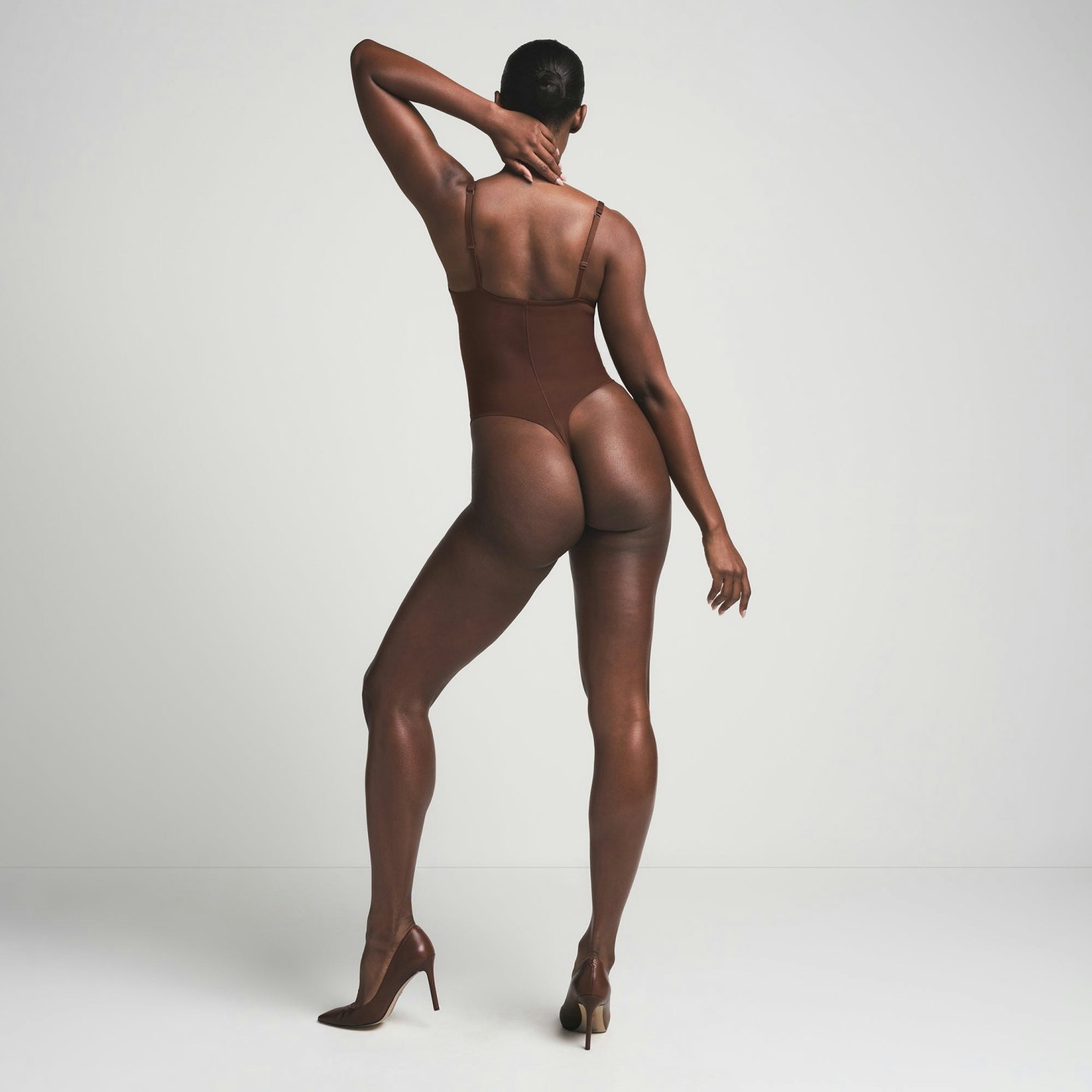 SKIMS ULTIMATE BODY PUSH-UP THONG BODYSUIT - COCOA