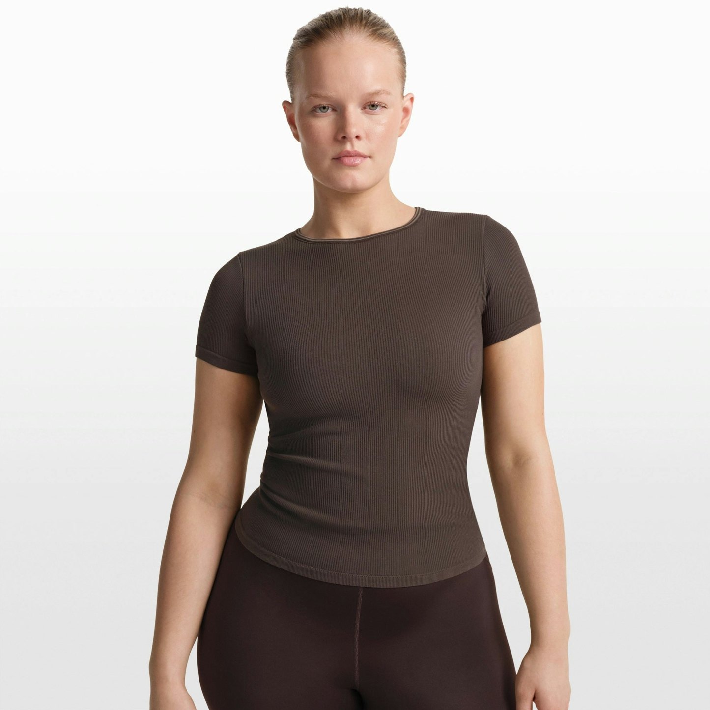 NikeSKIMS RIBBED SEAMLESS BABY TEE - PHOENIX - image 10