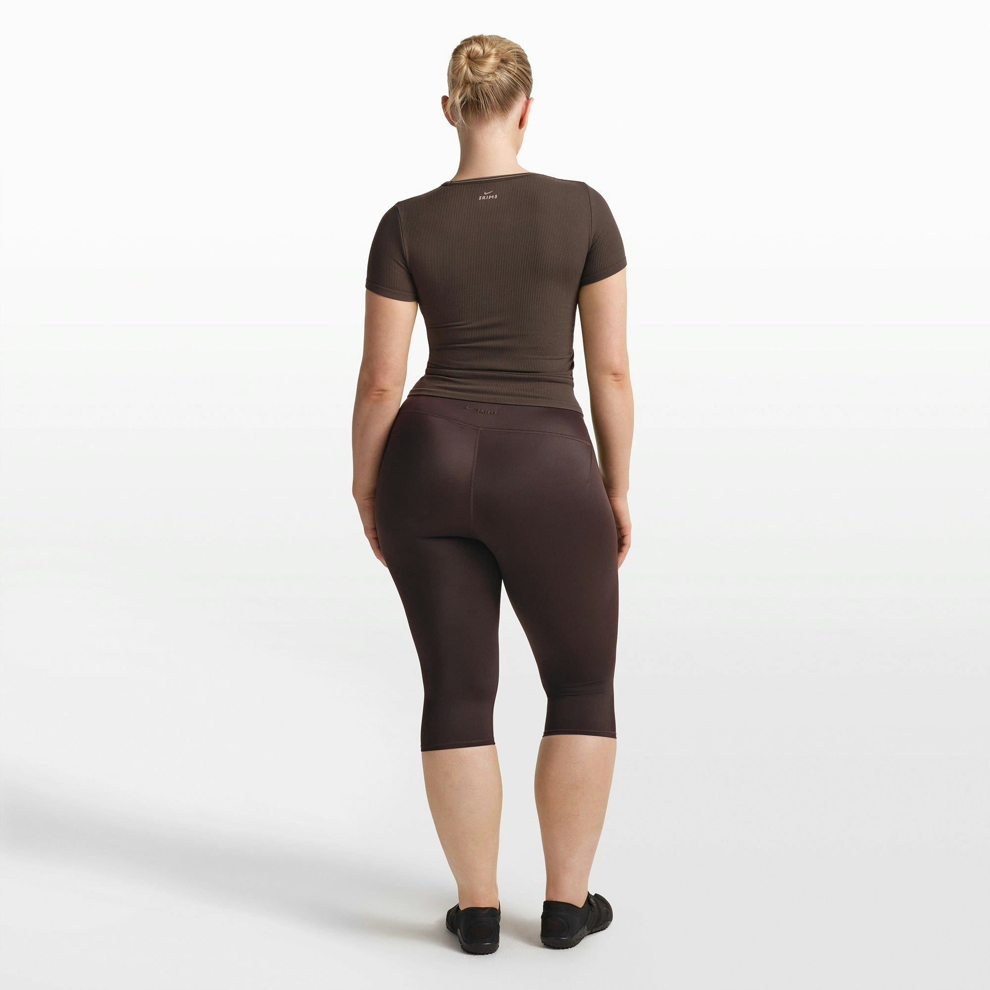 NikeSKIMS RIBBED SEAMLESS BABY TEE - PHOENIX - image 13