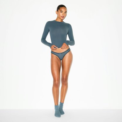 LIGHTWEIGHT COTTON POINTELLE LACE THONG - ZIRCON TONAL