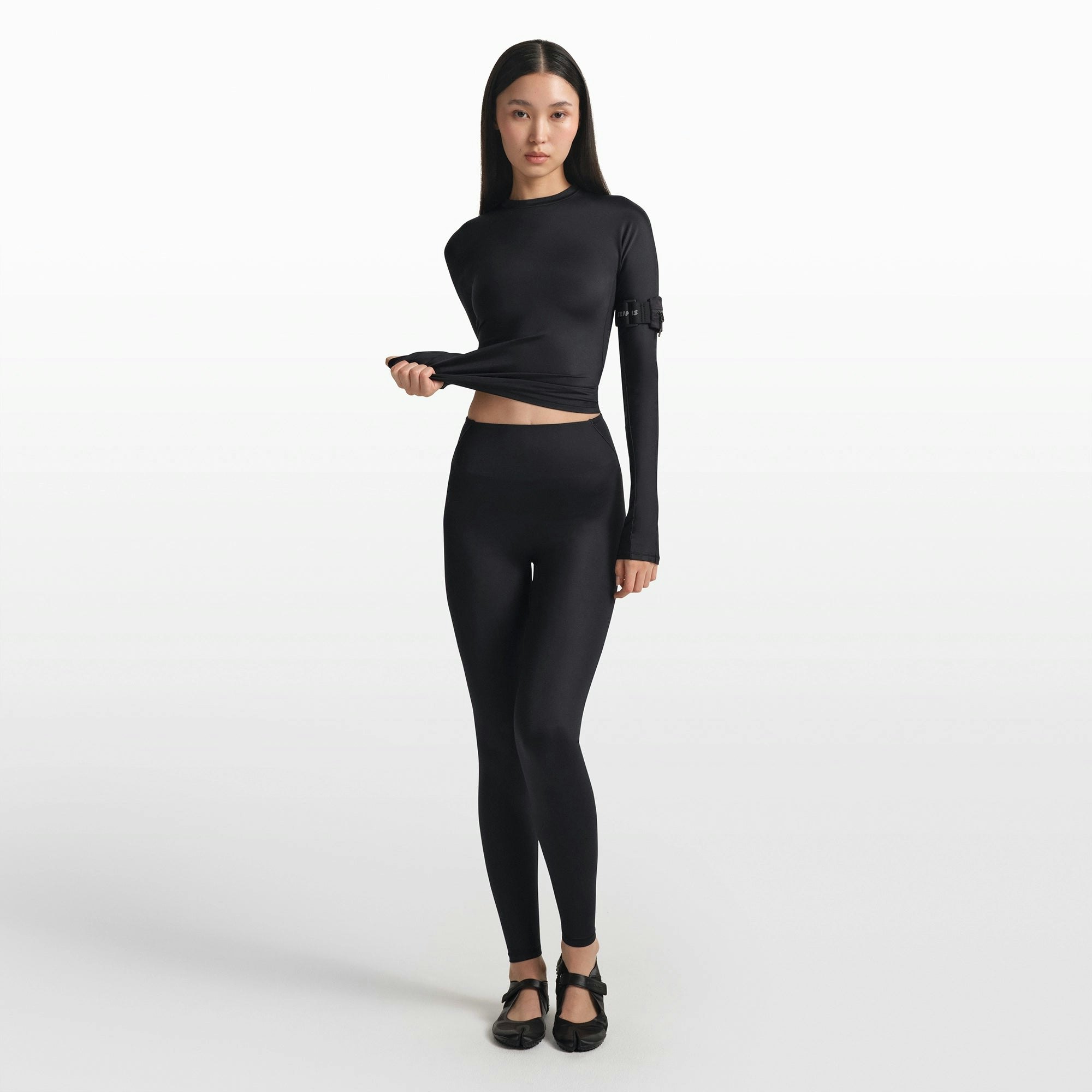 NikeSKIMS SHINE LONG SLEEVE CREW NECK TOP - OBSIDIAN - image 8