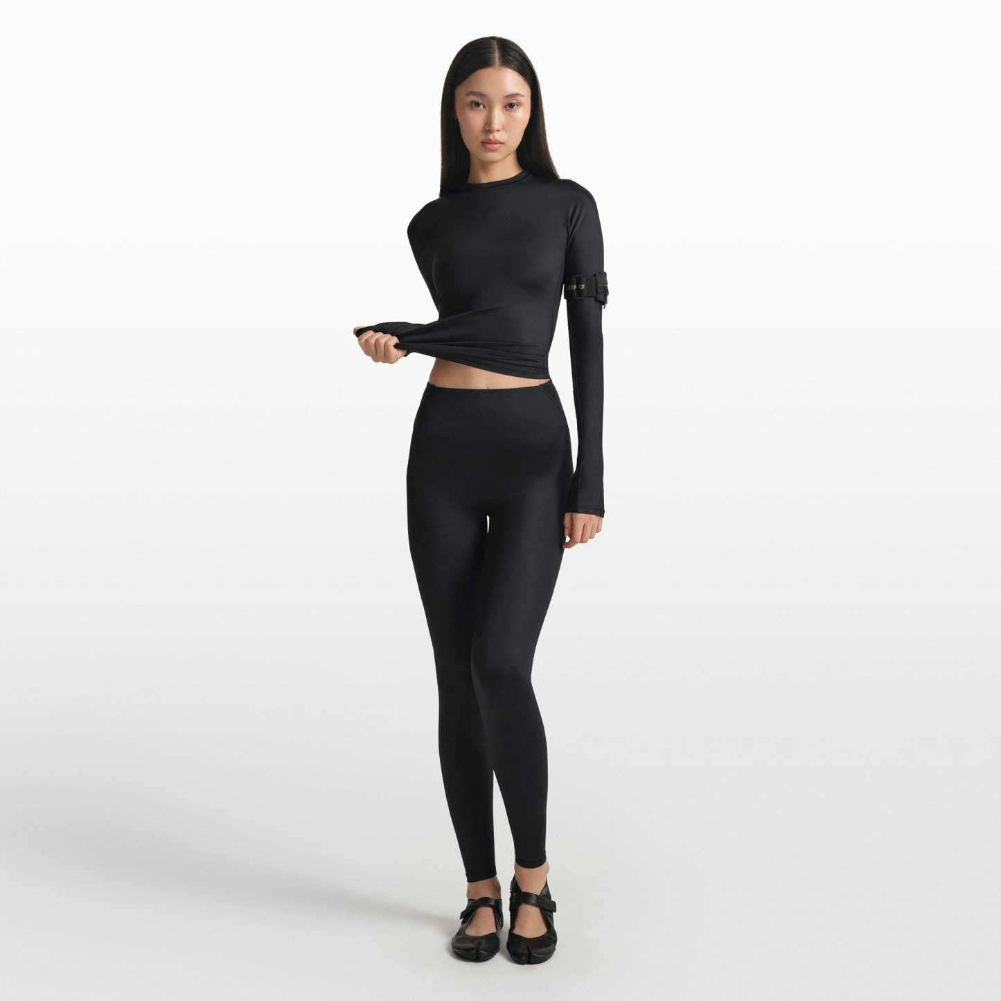NikeSKIMS SHINE LONG SLEEVE CREW NECK TOP - OBSIDIAN - image 8