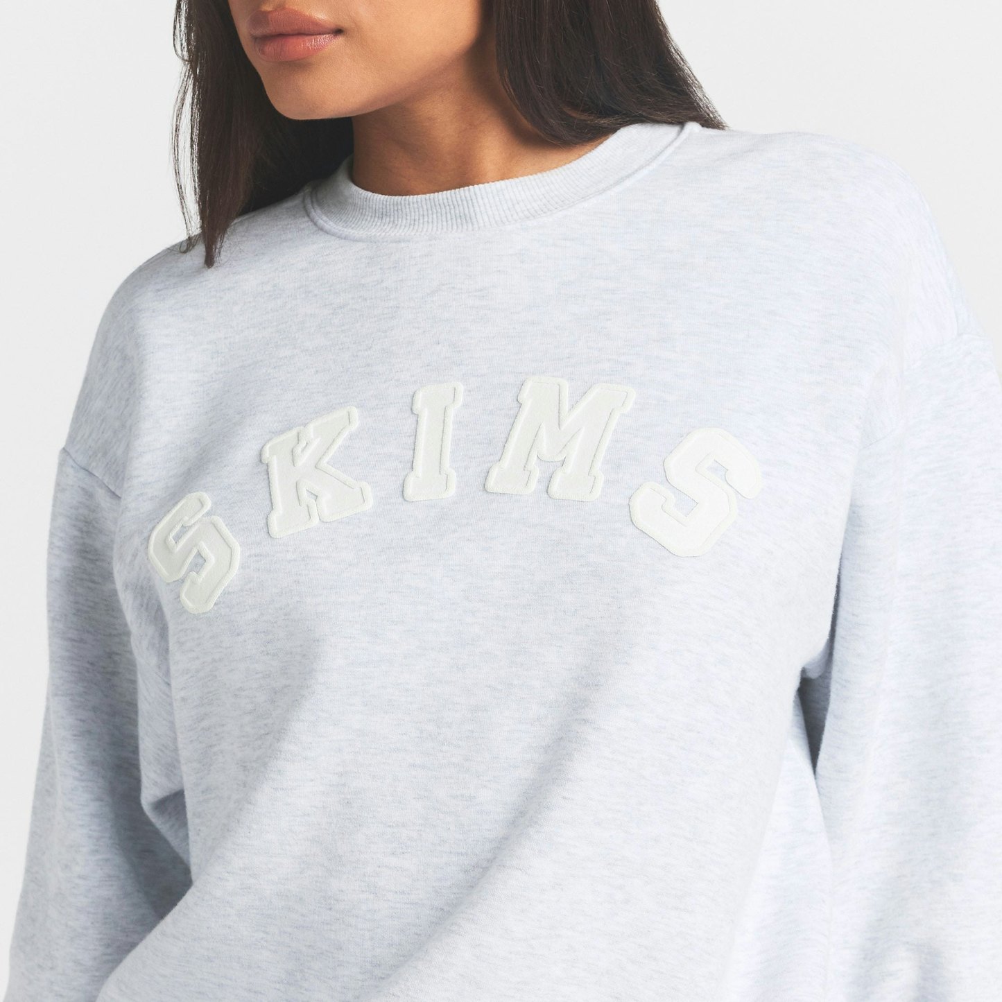 COTTON FLEECE LOGO CLASSIC CREWNECK - SNOW ARCHED LOGO PATCH - image 2