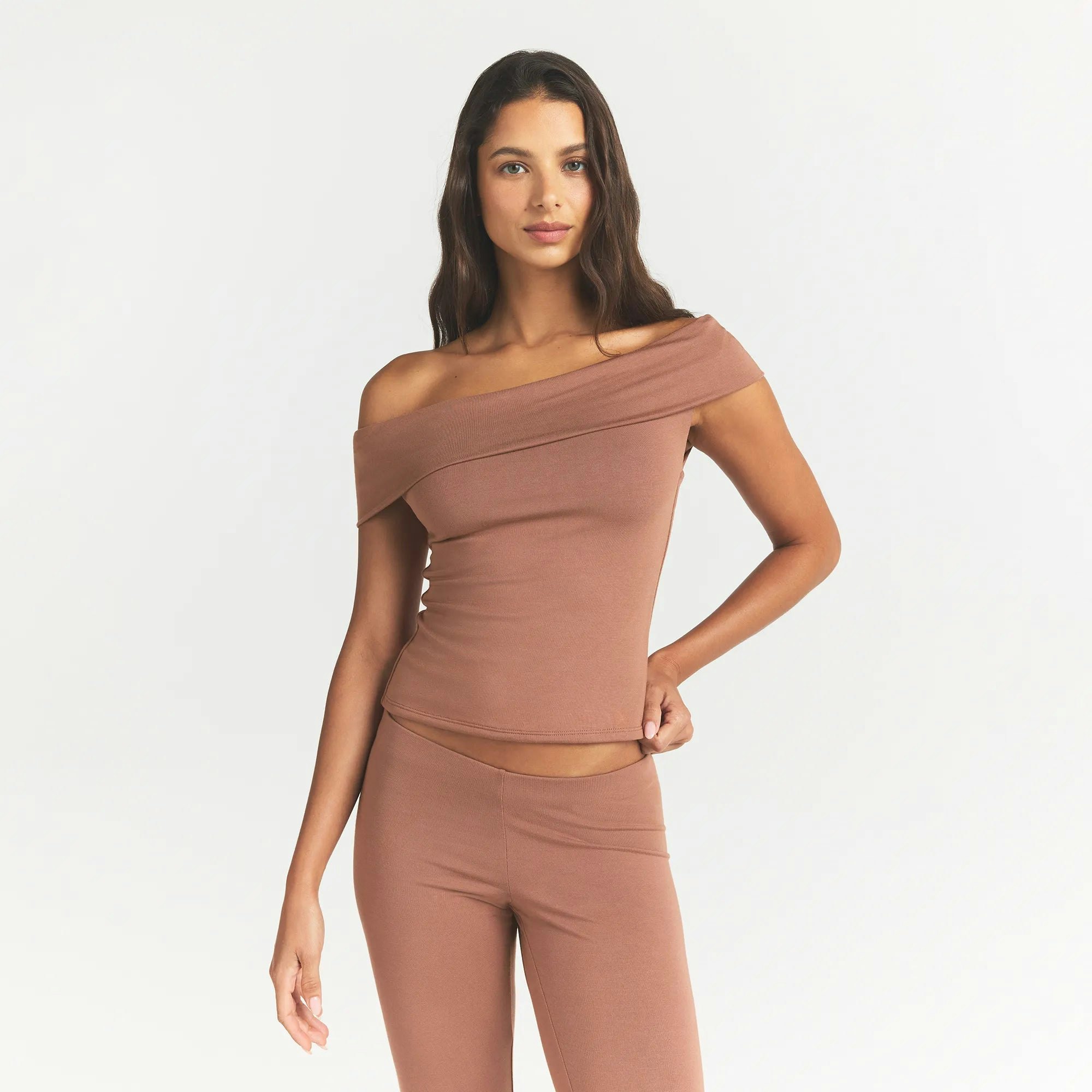 SMOOTH LAYERS ASYMMETRICAL OFF THE SHOULDER TOP - NUTMEG - image 12