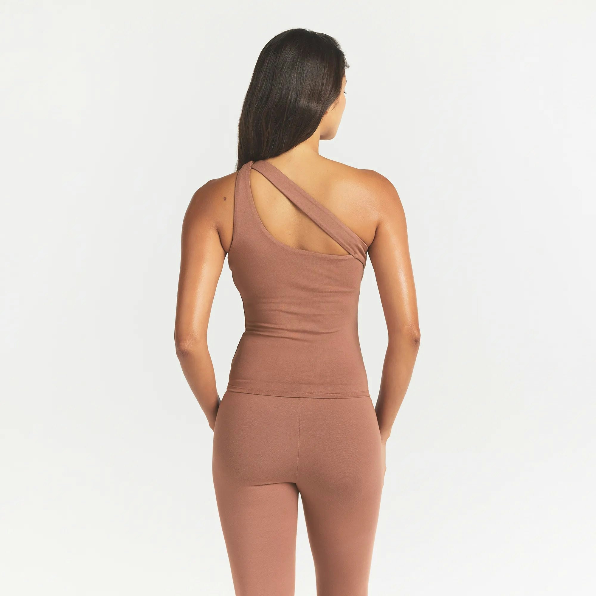 SMOOTH LAYERS ONE SHOULDER TOP - NUTMEG - image 13