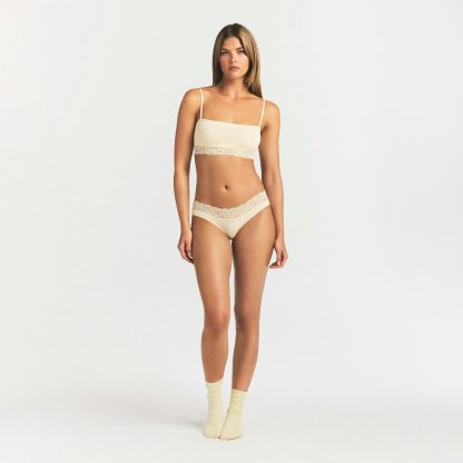 LIGHTWEIGHT COTTON WIDE LACE BRIEF - BUTTER TONAL