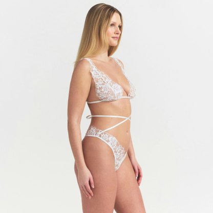 SKIMS LACE BUTTERFLY THONG - SNOW