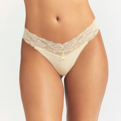 LIGHTWEIGHT COTTON WIDE LACE THONG - BUTTER TONAL