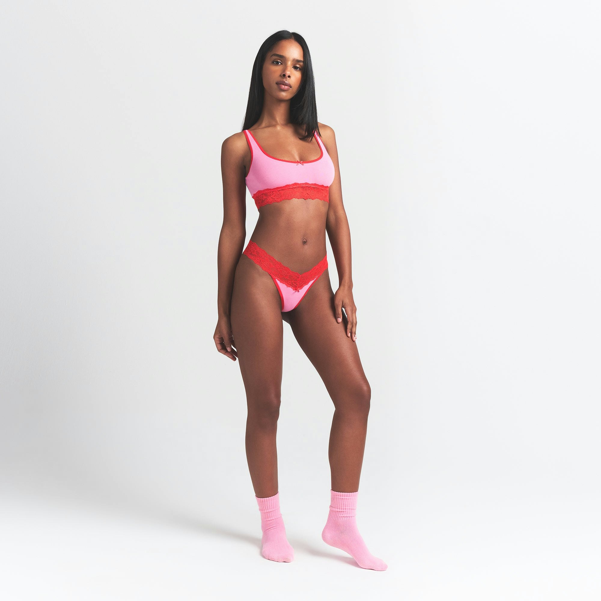 LIGHTWEIGHT COTTON WIDE LACE THONG - CARNATION CONTRAST