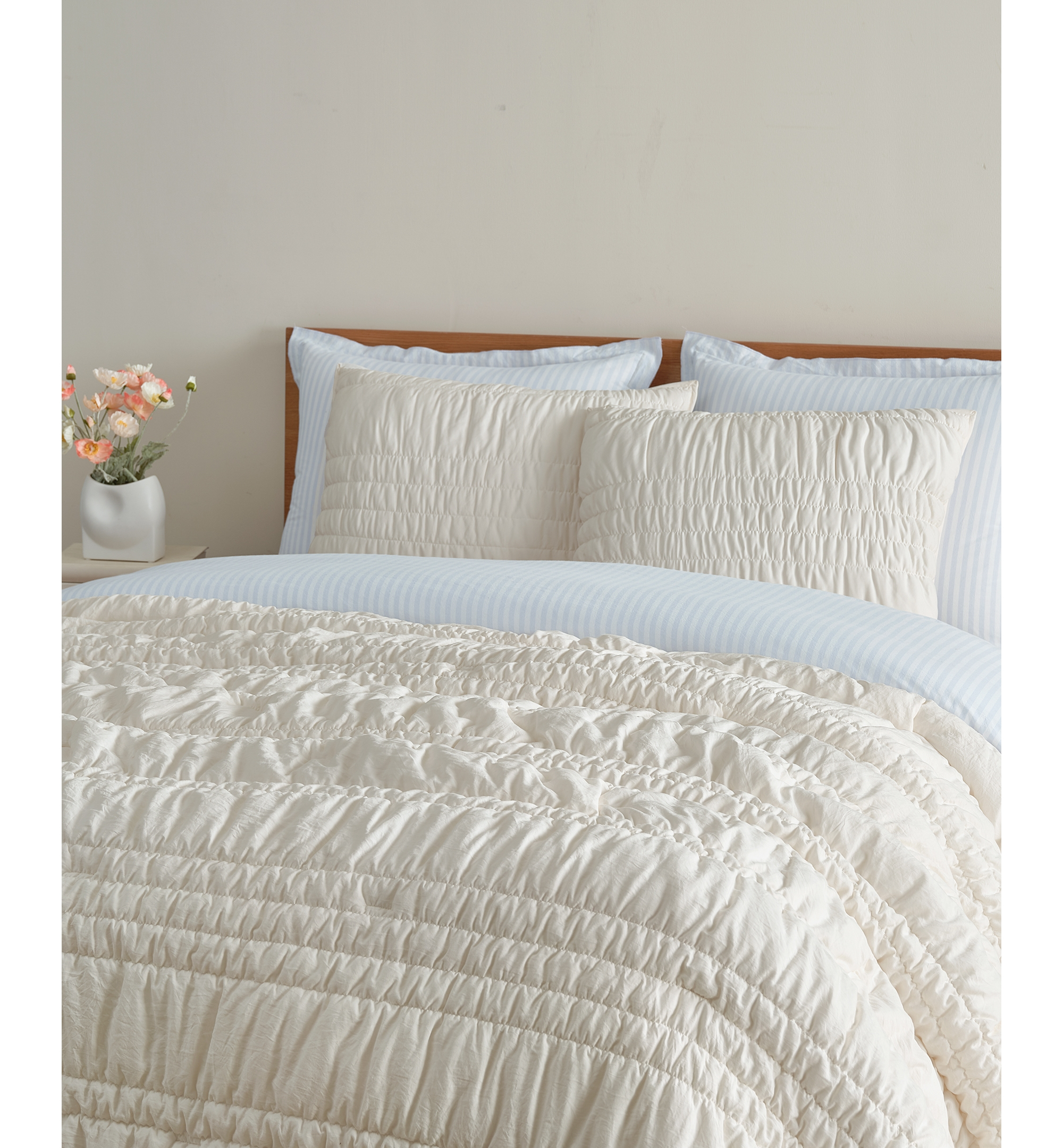 UGG® Devon Tide Ruched  Quilt Set - Ivory