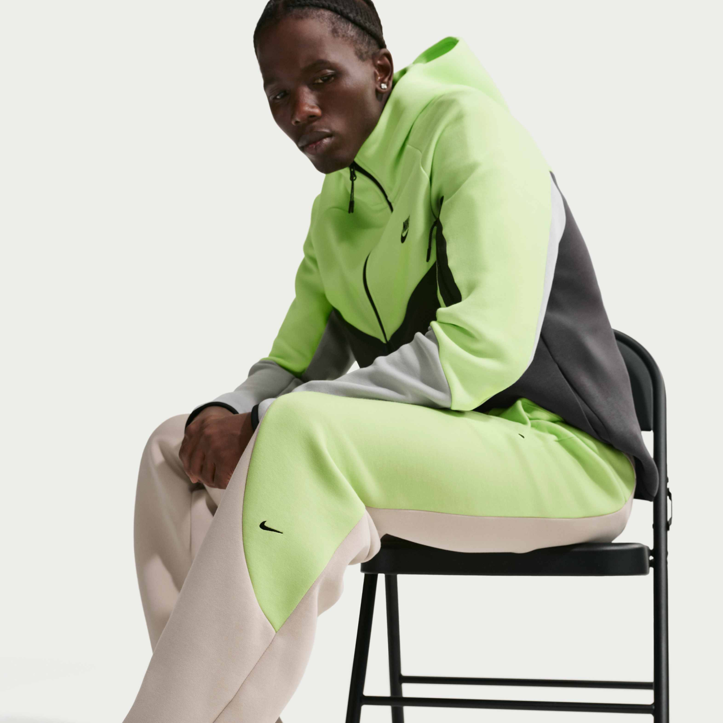 Nike Tech Men's Colour-Block Open-Hem Fleece Trousers - Cream II/Light Liquid Lime/Black