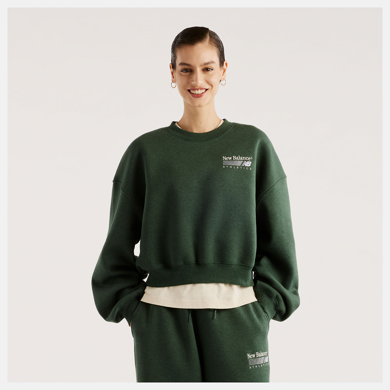 Orietta is wearing size S and is 5'8.5"/174cm. Chest: 31.5"/80cm, Waist: 23"/58cm, Hips: 34"/86cm