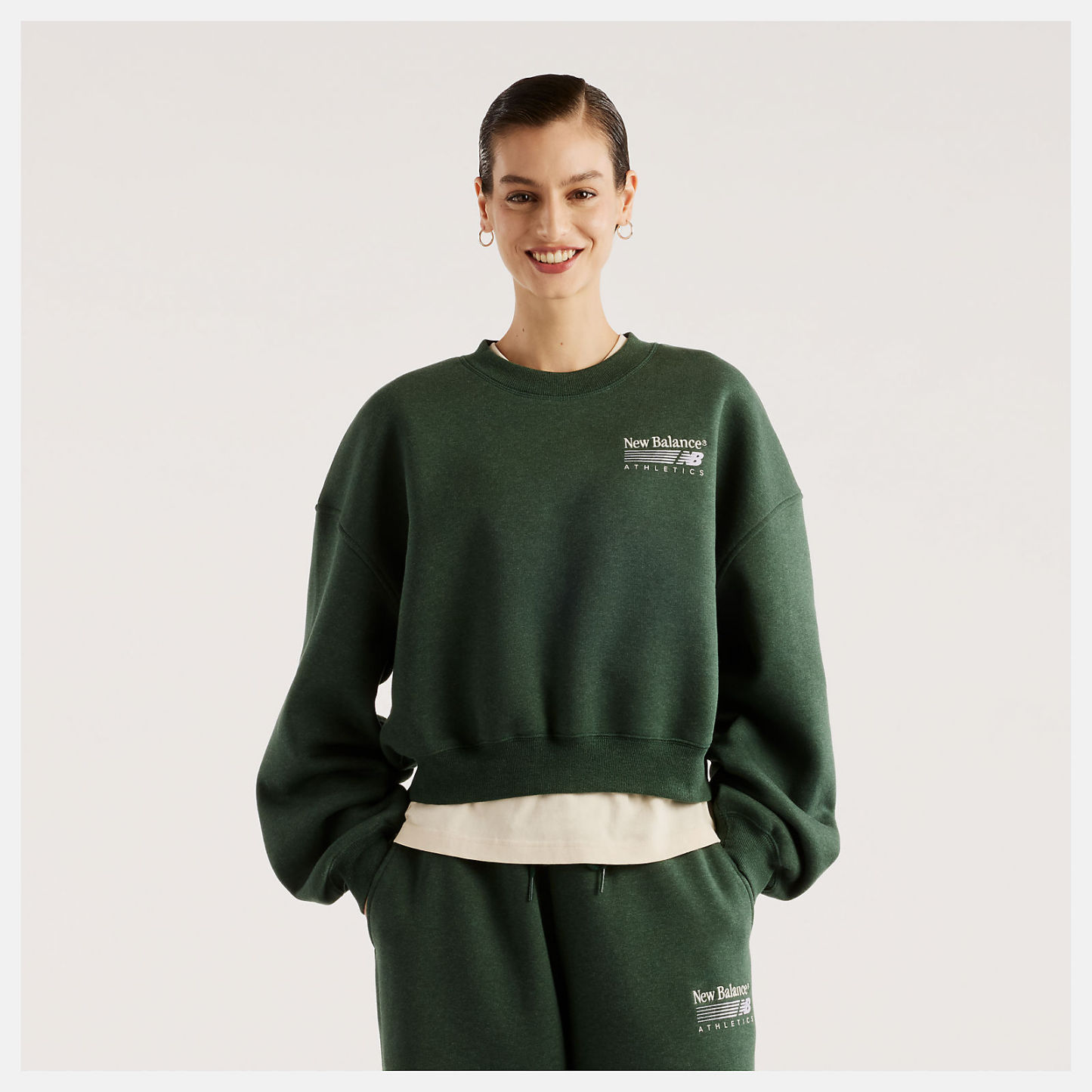 Orietta is wearing size S and is 5'8.5"/174cm. Chest: 31.5"/80cm, Waist: 23"/58cm, Hips: 34"/86cm