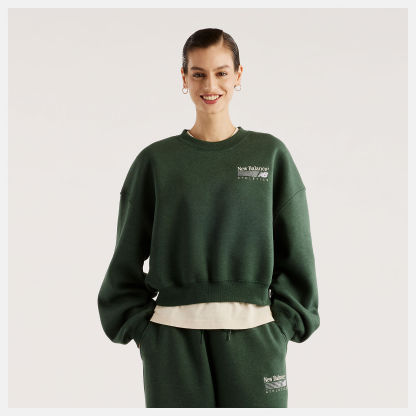 Orietta is wearing size S and is 5'8.5"/174cm. Chest: 31.5"/80cm, Waist: 23"/58cm, Hips: 34"/86cm
