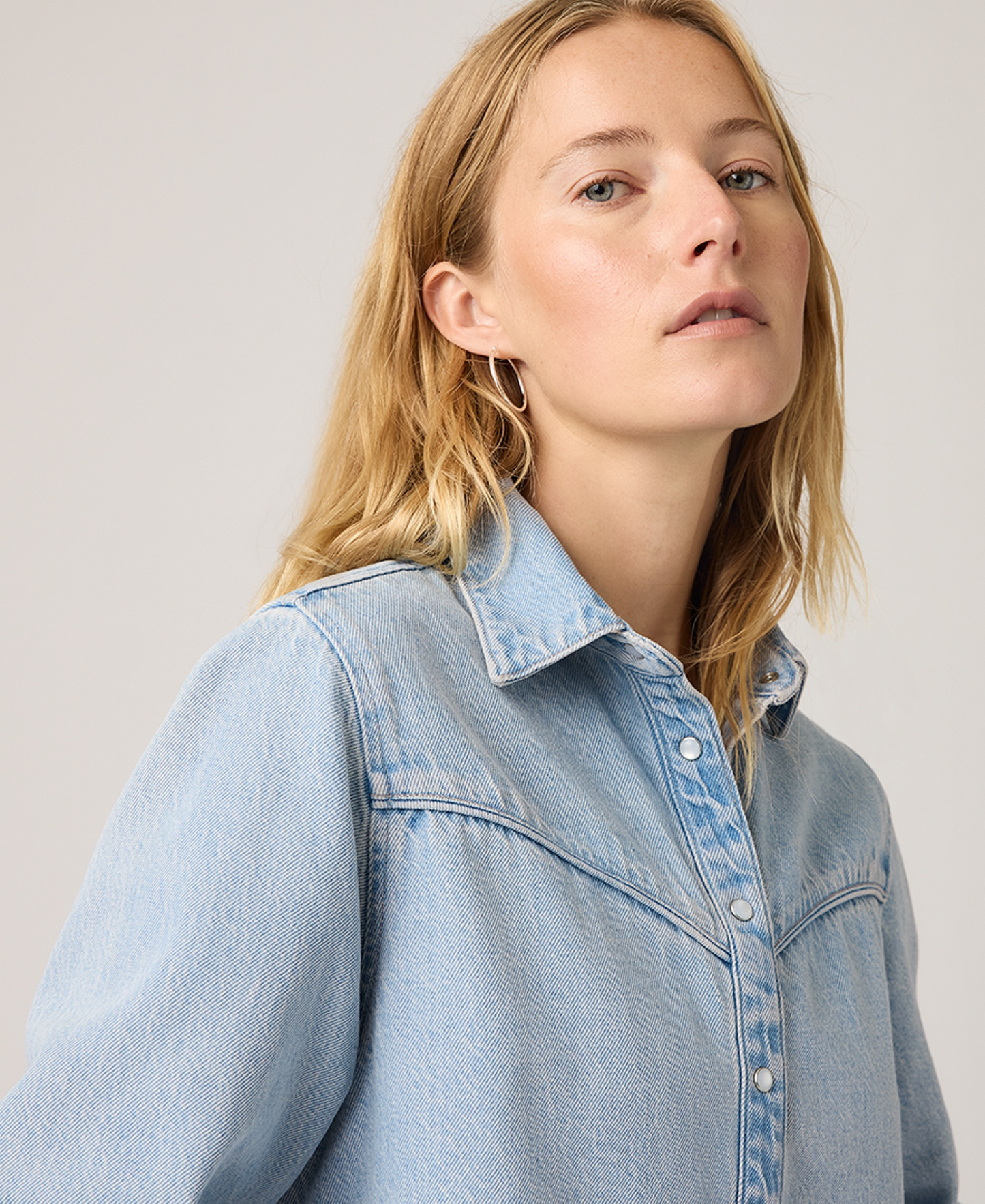 Levi's Premium Women's Logan Point Collar Shacket - Tencel Blasted Stone Top