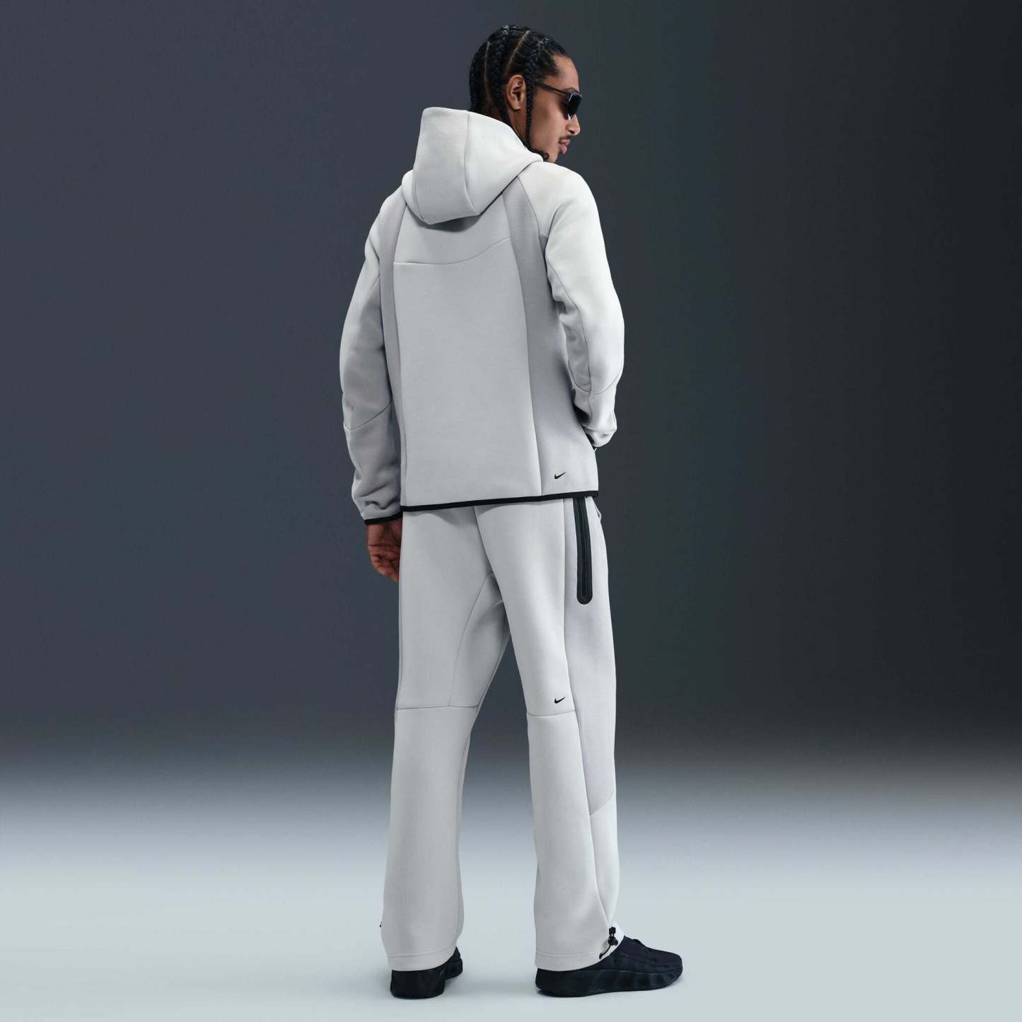 Nike Tech Men's Colour-Block Open-Hem Fleece Trousers - Light Silver/Light Smoke Grey/Black