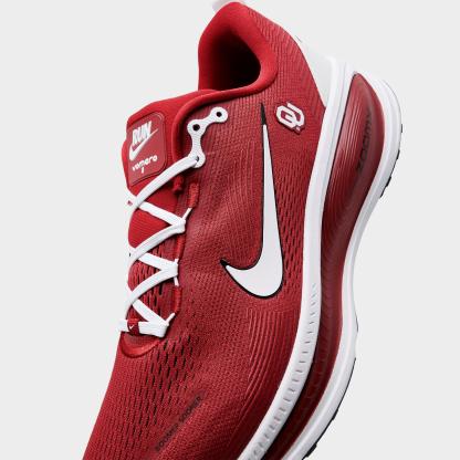 Men's Nithtke Vomero 18 Purdue Boilermakers Running Shoes - Part 1 - Team Crimson/White/Black (IQ6883-600) - Detail shot