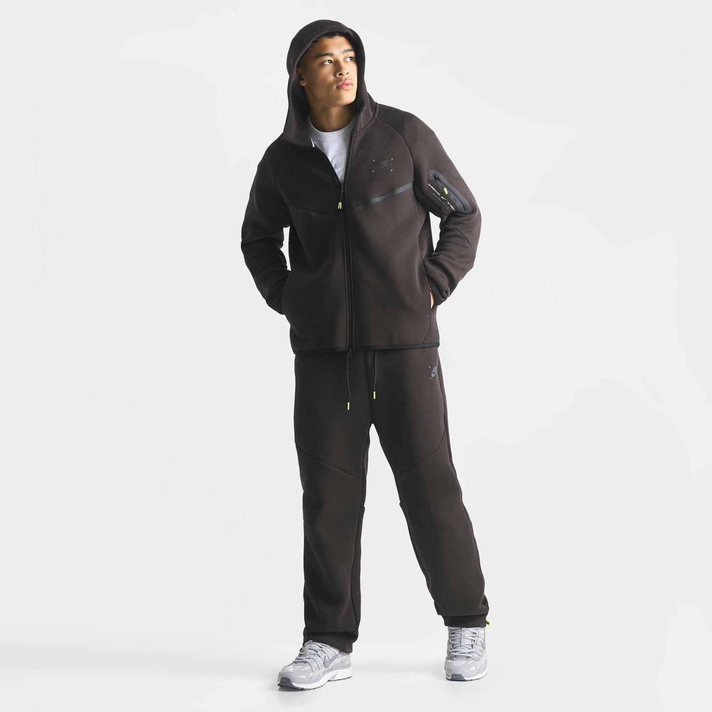 Men's Nithtke Tech Fleece Windrunner Graphic Jogger Pants - Velvet Brown/Black