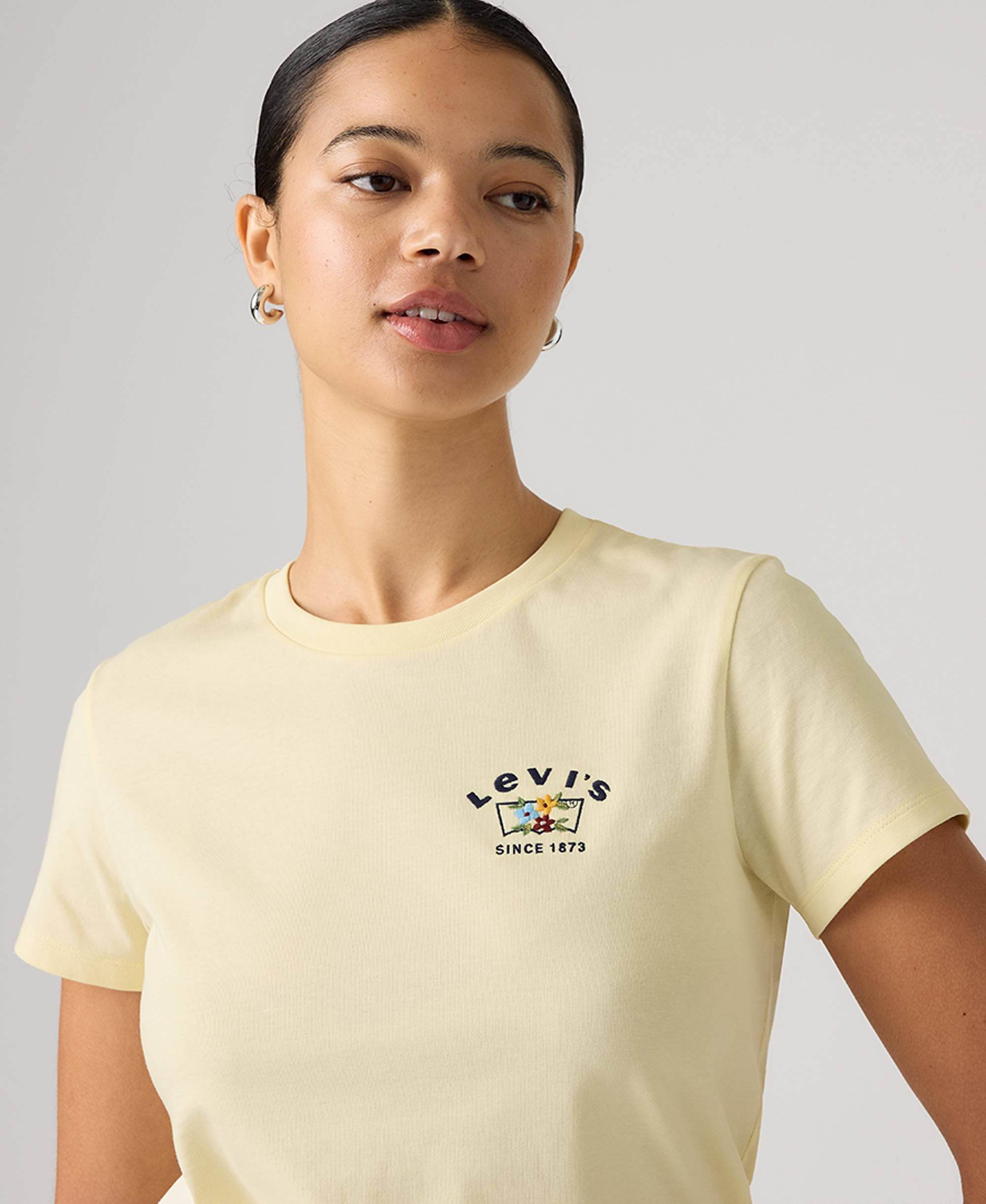 Levi's Women's Perfect Graphic Logo Cotton T-Shirt - Runa Bw Embroidery Pear Sorbet