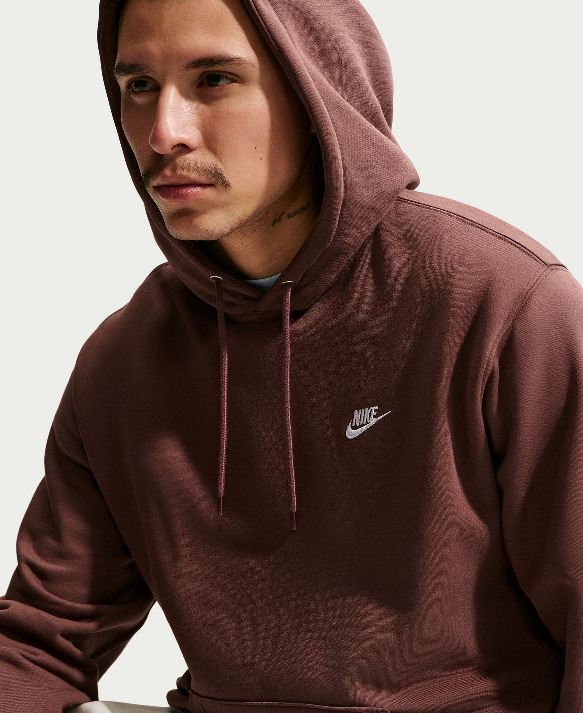 Nike Men's Club Pullover Fleece Hoodie Logo - Tattoo/White