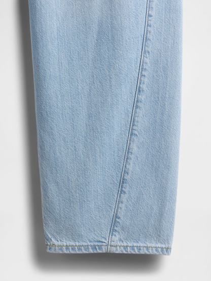 High Rise Barrel Jeans - Light wash blue